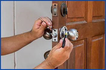 Franklin OH Locksmiths Store Franklin, OH 937-240-1698 Franklin OH Locksmiths Store Franklin, OH 937-240-1698 - 14-install-new-lock